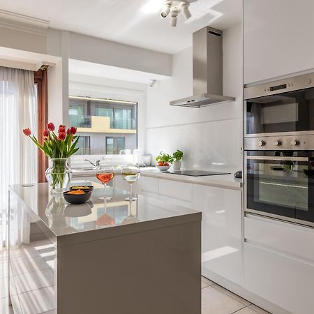 Weloveoostende - Newly Renovated Large Apartment 150M From The Beach - Including Bed Sheets And Final Clea-Ning Exteriör bild