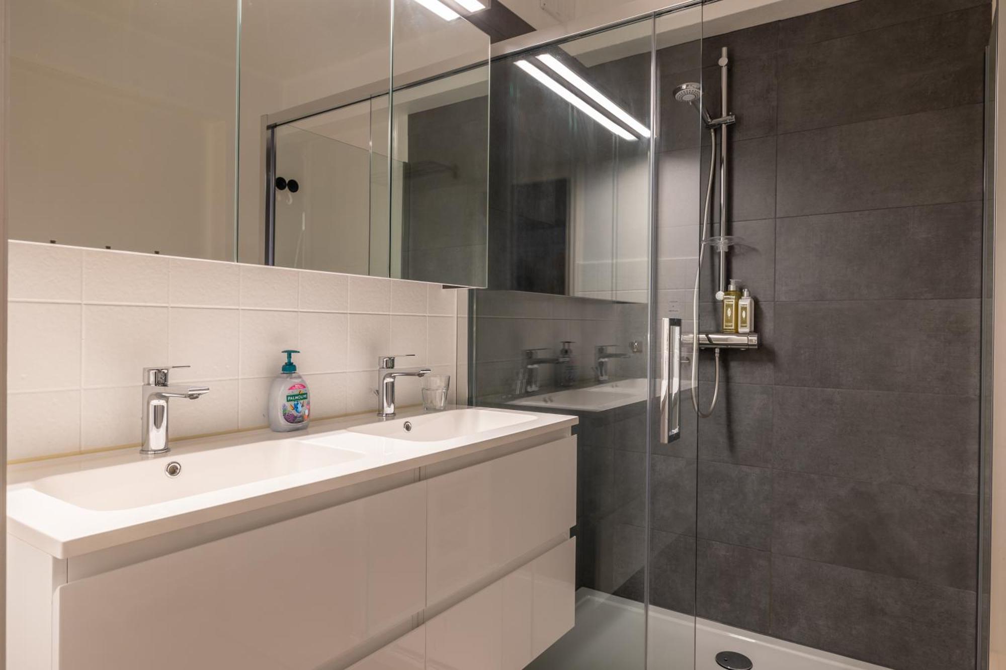 Weloveoostende - Newly Renovated Large Apartment 150M From The Beach - Including Bed Sheets And Final Clea-Ning Exteriör bild