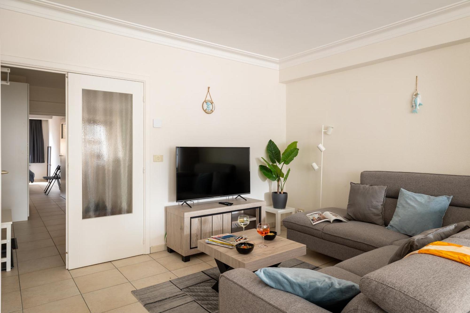 Weloveoostende - Newly Renovated Large Apartment 150M From The Beach - Including Bed Sheets And Final Clea-Ning Exteriör bild